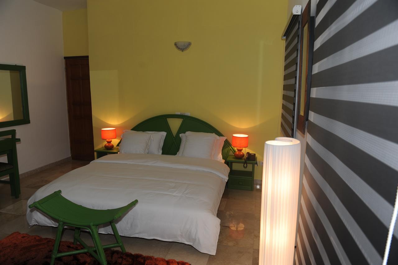Residence Helios Abidjan Bagian luar foto