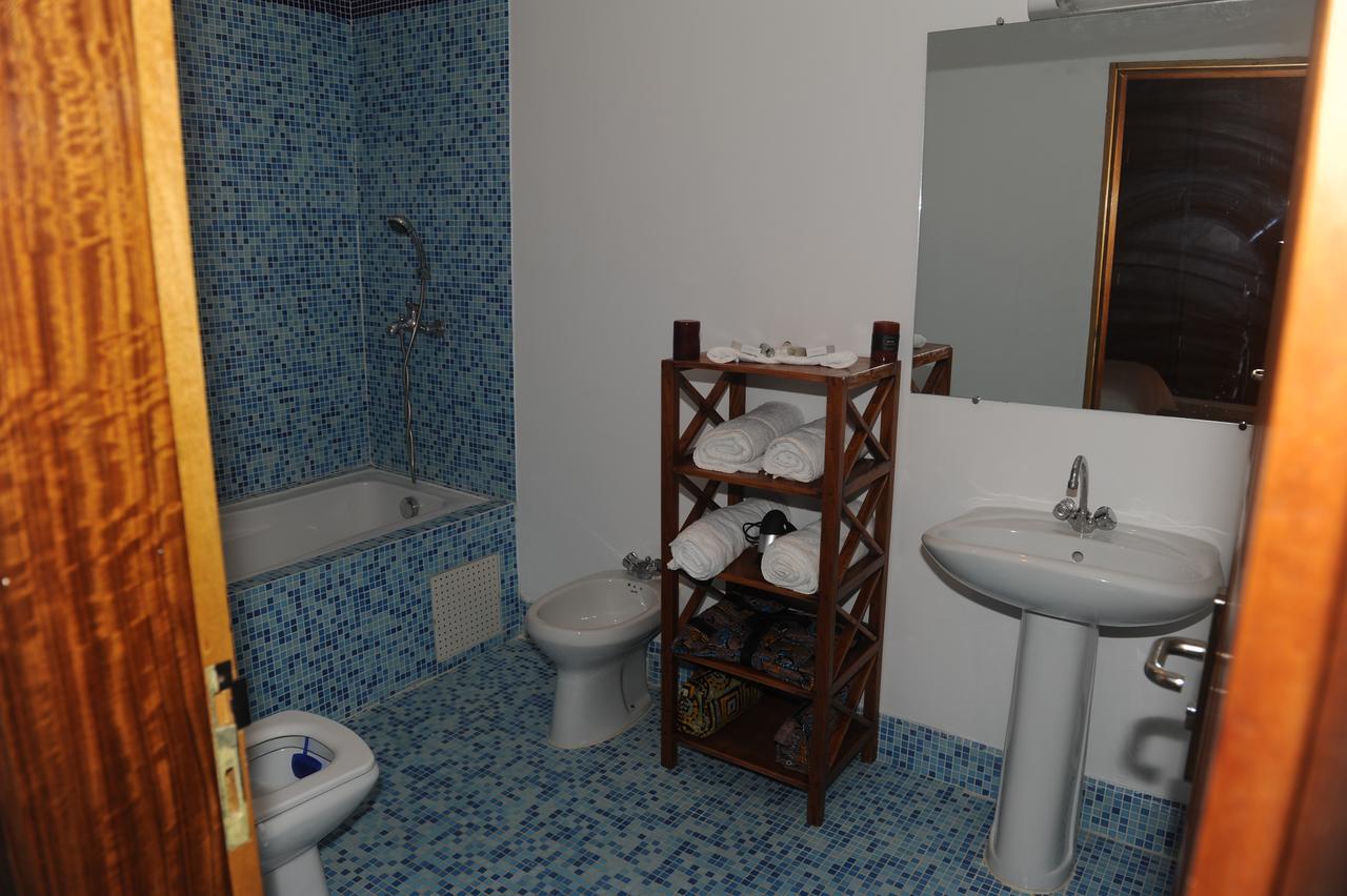 Residence Helios Abidjan Bagian luar foto