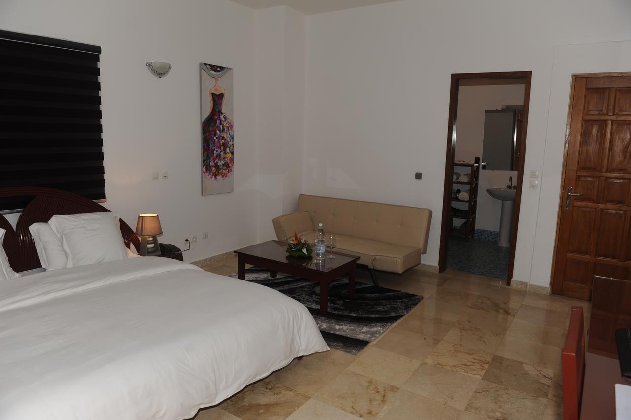 Residence Helios Abidjan Bagian luar foto